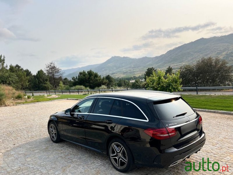 2020' Mercedes-Benz Classe C De Amg Line photo #3