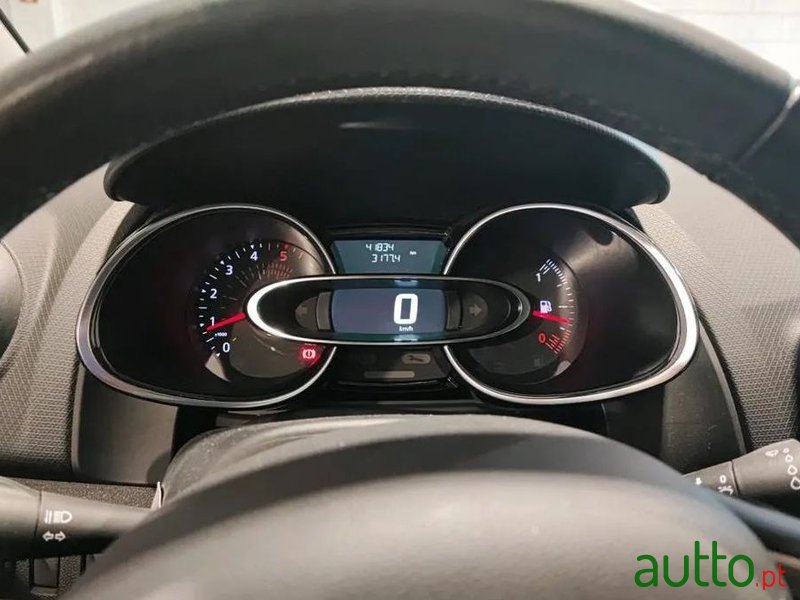 2016' Renault Clio 1.5 Dci Limited photo #5