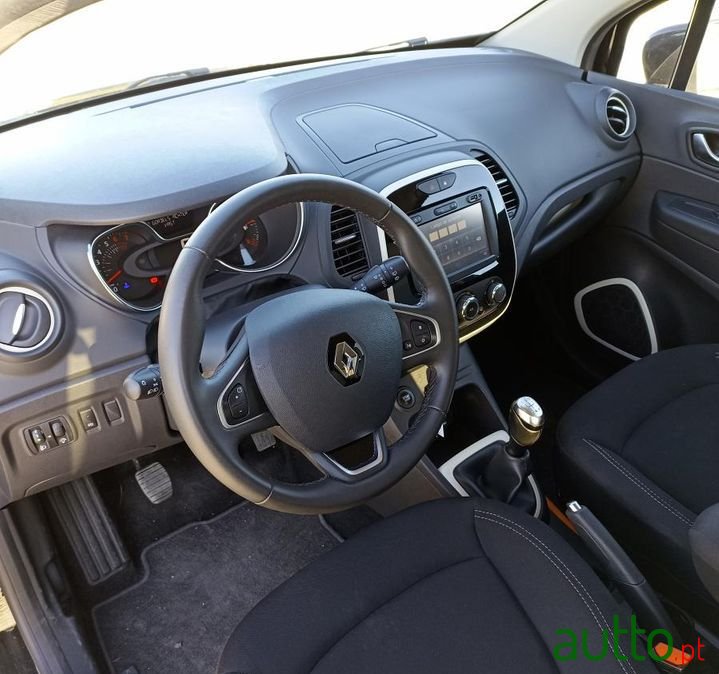 2017' Renault Captur photo #6