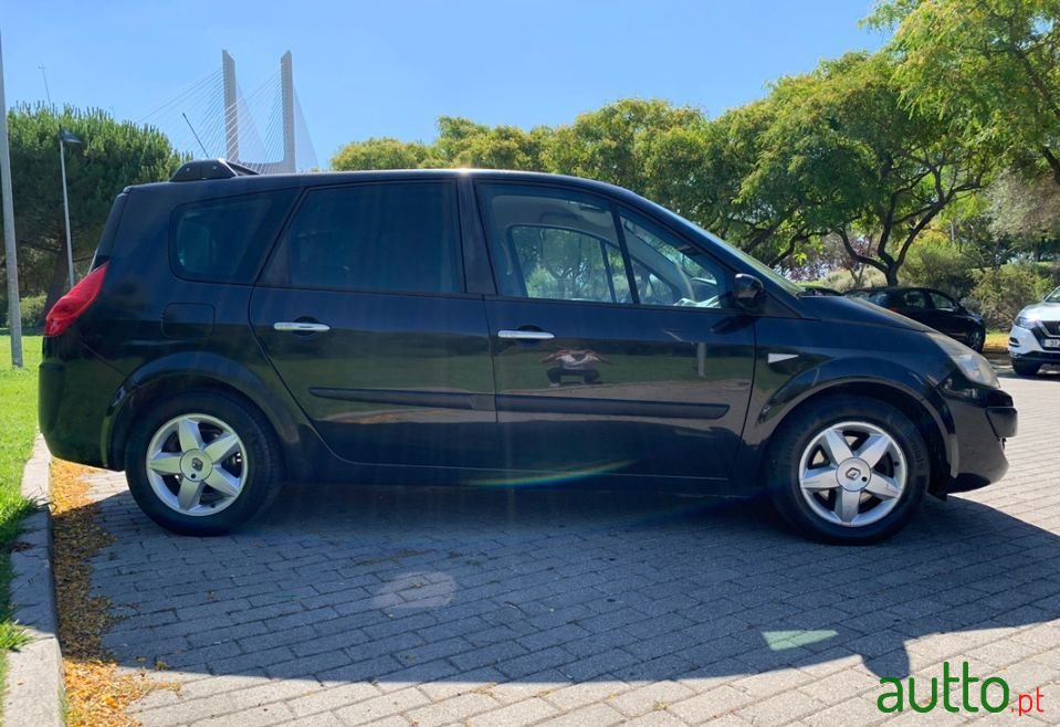 2007' Renault Grand Scenic photo #3