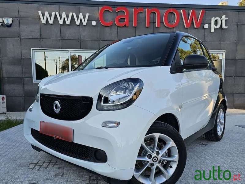 2019' Smart Fortwo 1.0 Passion 71 photo #1