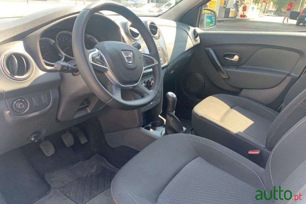 2017' Dacia Sandero photo #5