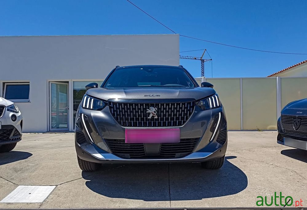 2023' Peugeot 2008 photo #1