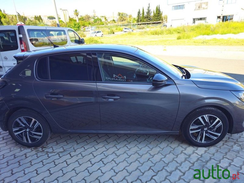2023' Peugeot 208 photo #4