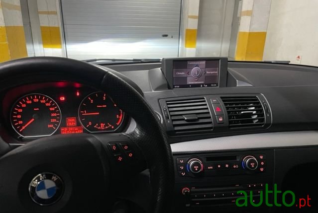 2007' BMW 118 photo #4