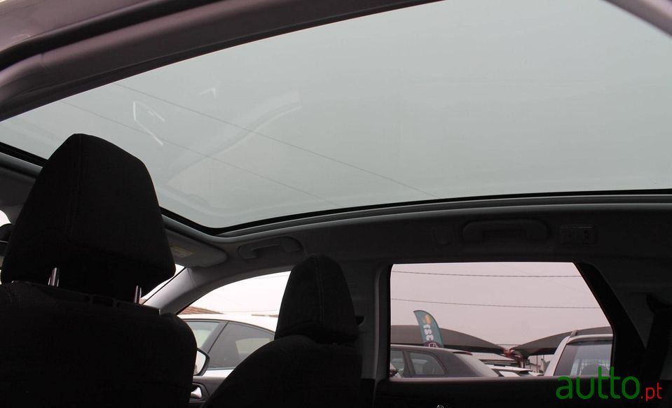 2015' Peugeot 308 Sw photo #5