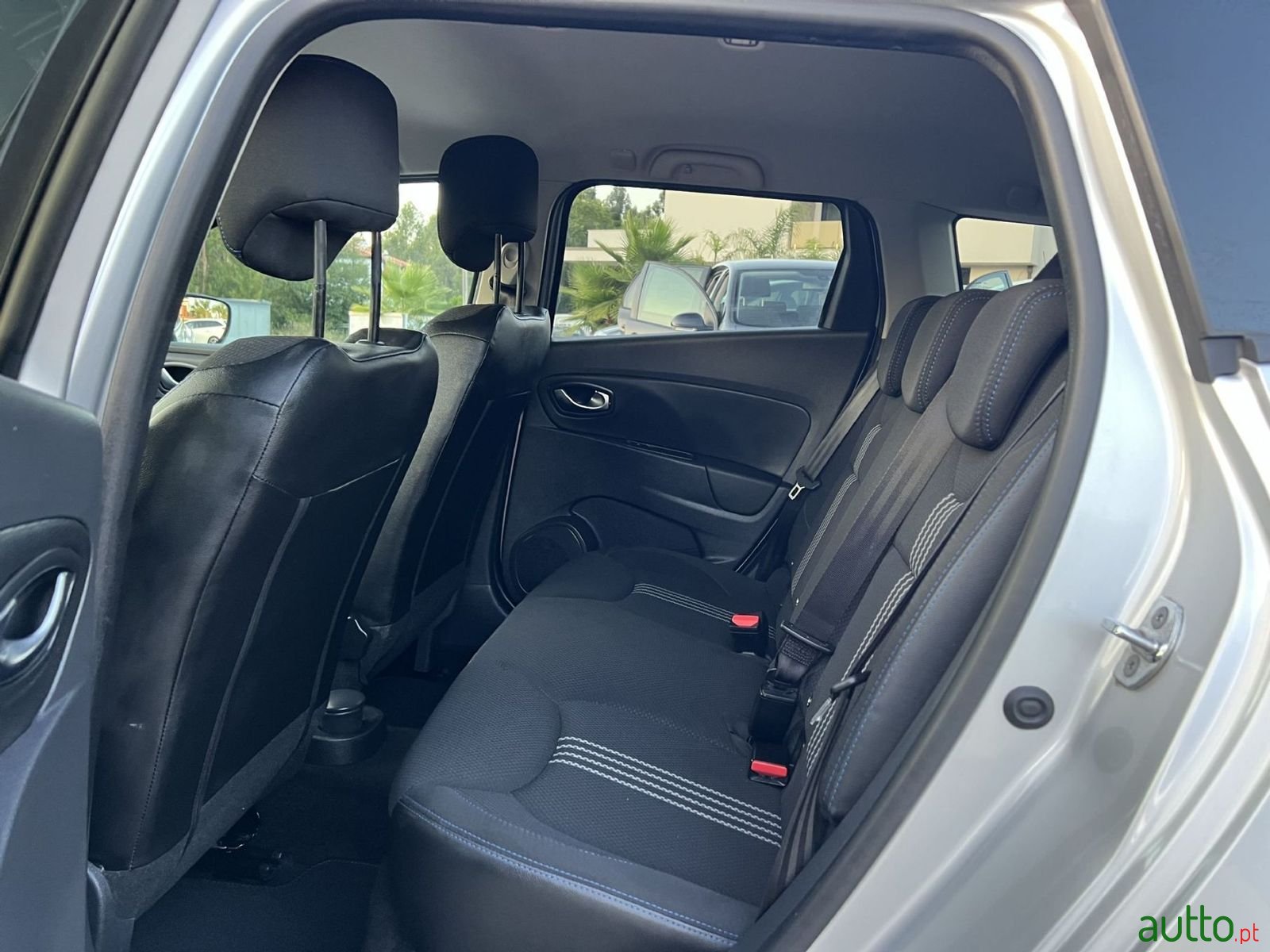 2017' Renault Clio Sport Tourer photo #5