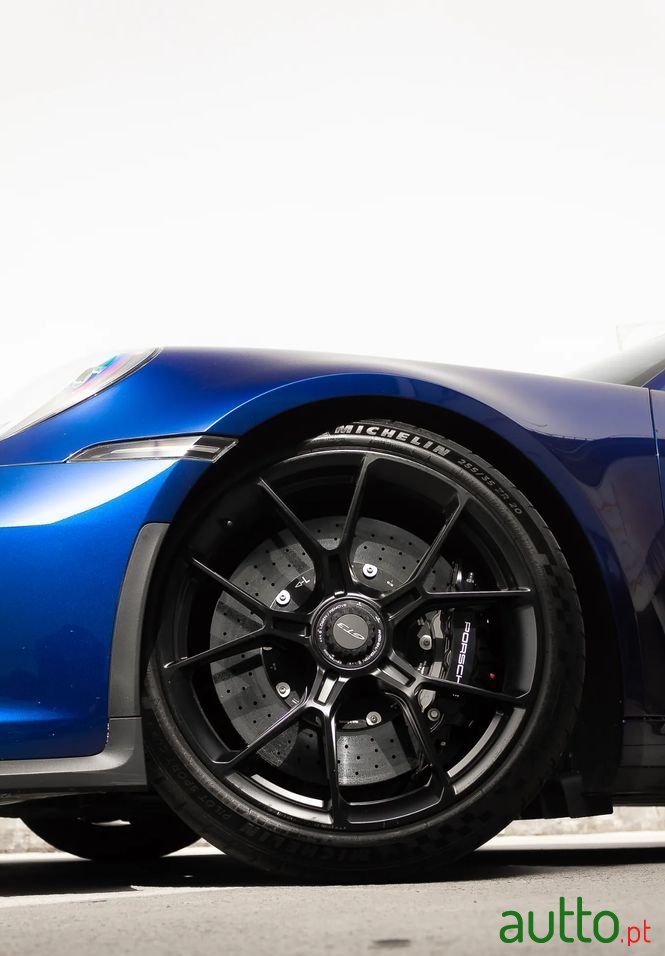 2023' Porsche 911 photo #5