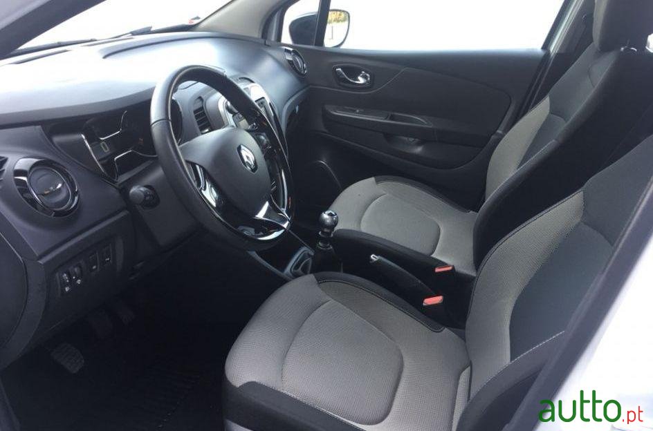 2015' Renault Captur 110Cv photo #3