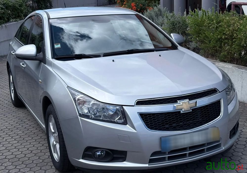 2011' Chevrolet Cruze 1.6 Ls photo #2