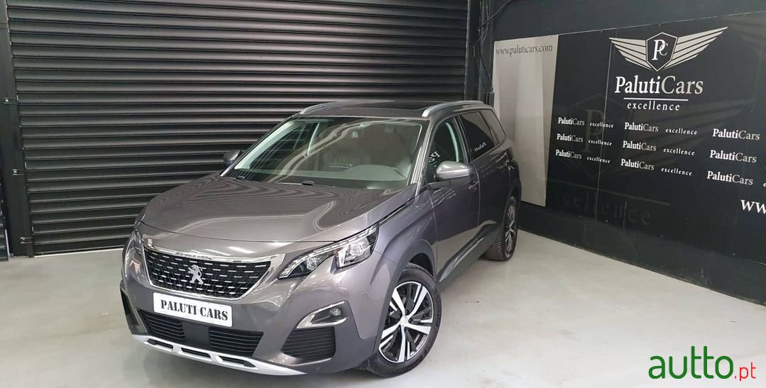 2017' Peugeot 5008 photo #1