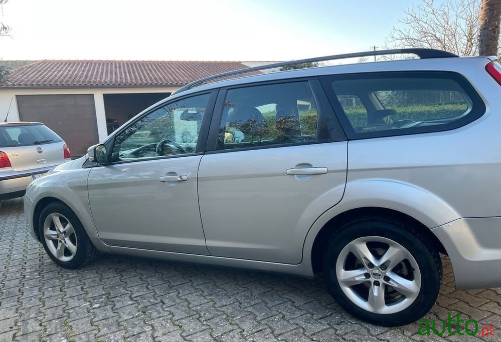 2008' Ford Focus Sw photo #4