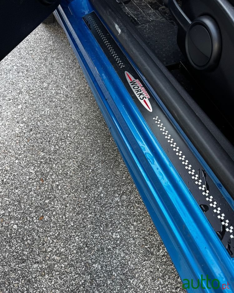 2012' MINI One 3 Portas photo #3