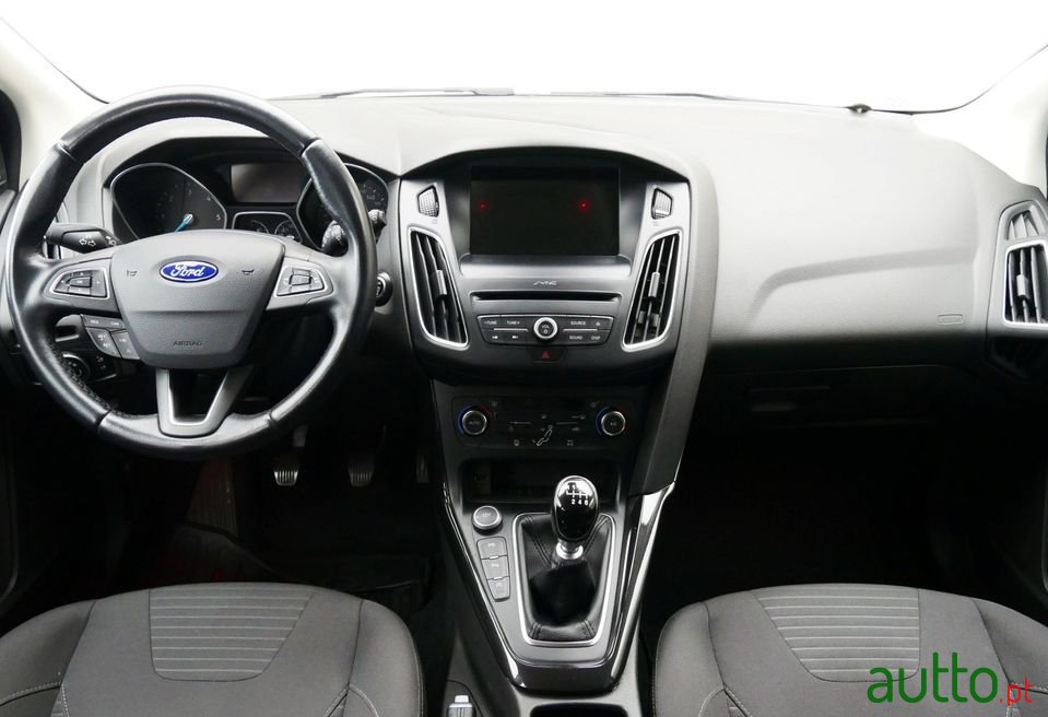 2017' Ford Focus Sw photo #4