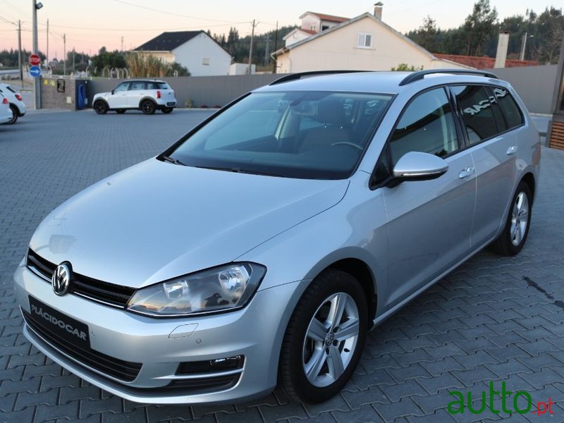 2013' Volkswagen Golf photo #2