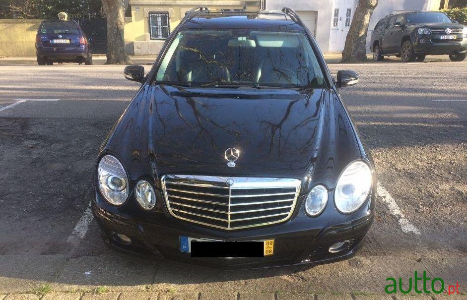 2009' Mercedes-Benz E-200 Cdi Classic Aut photo #3
