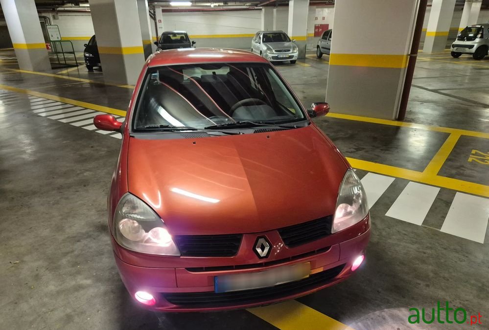 2005' Renault Clio photo #6