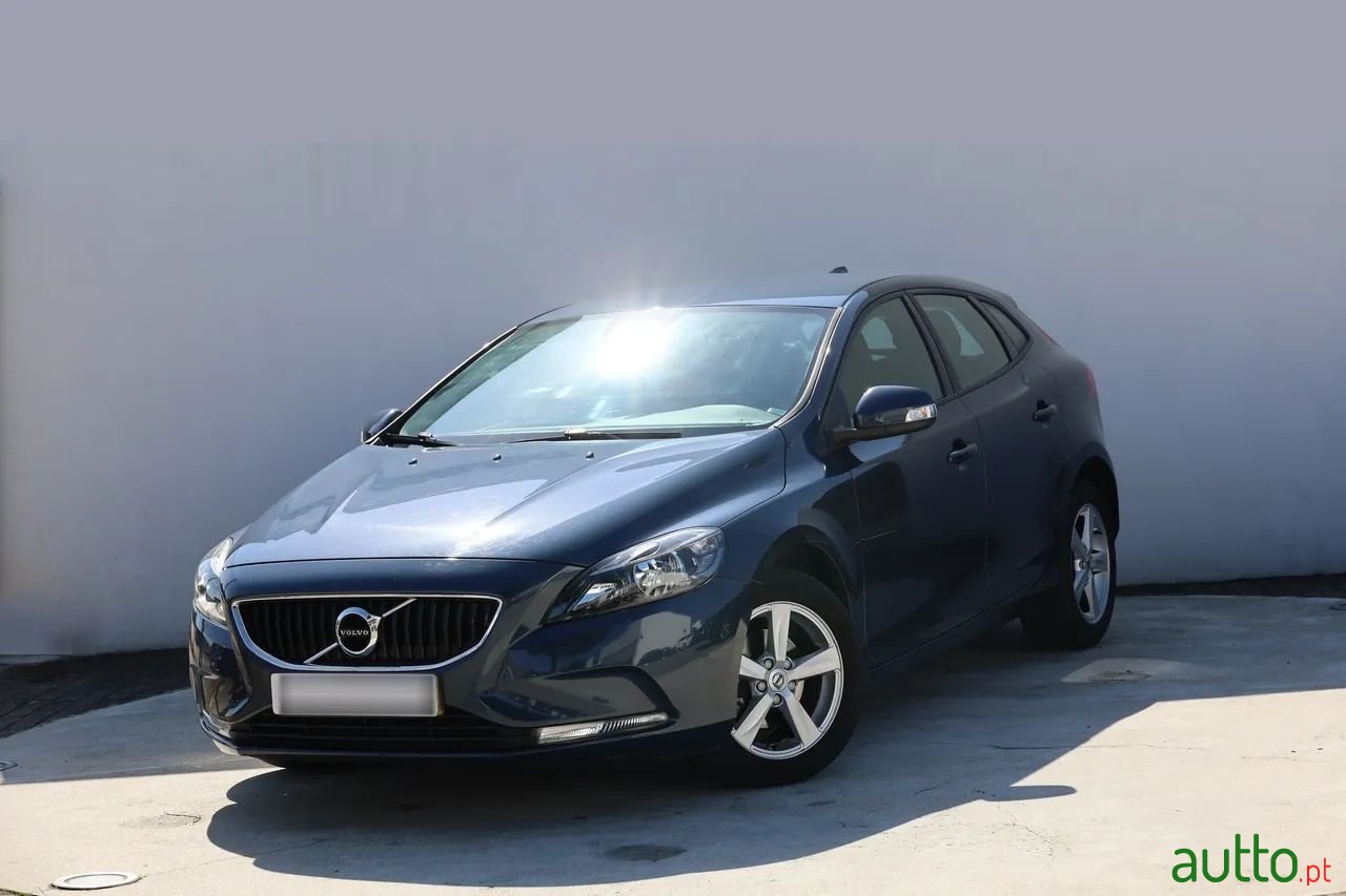 2018' Volvo V40 photo #1