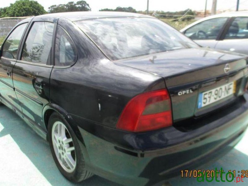 1999' Opel Vectra 2.0 Tdi Cd photo #2