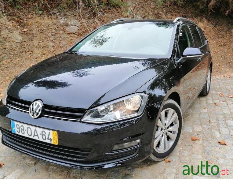 2013' Volkswagen Golf Variant photo #2