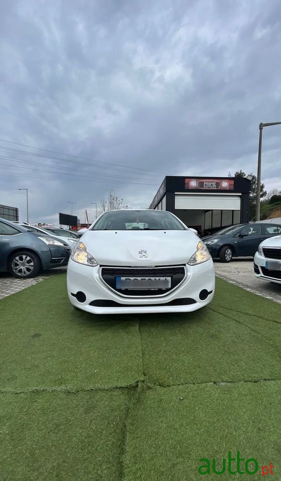 2013' Peugeot 208 photo #1