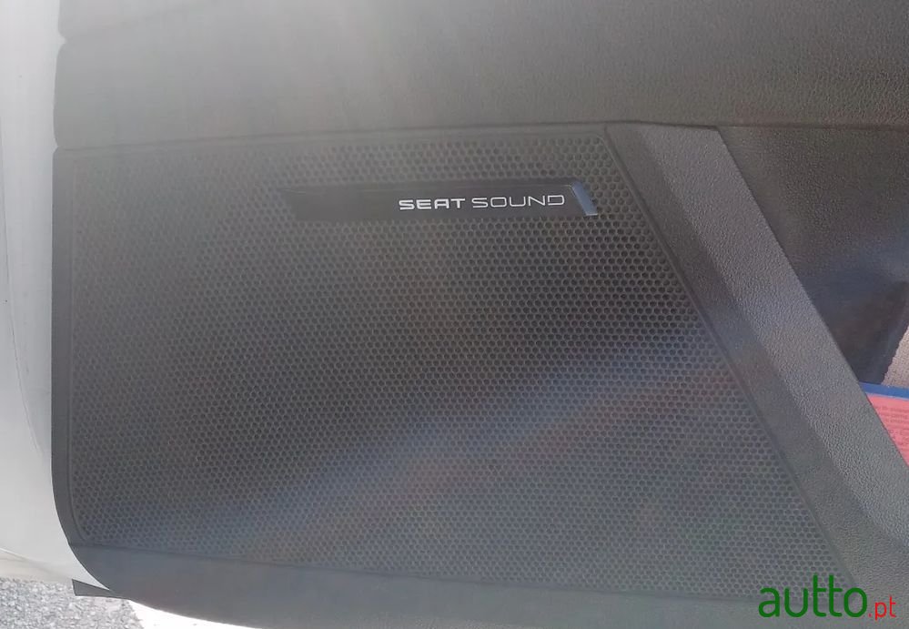 2013' SEAT Leon photo #6