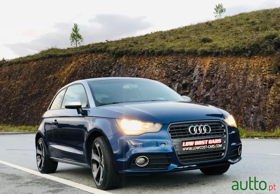 2012' Audi A1 photo #2