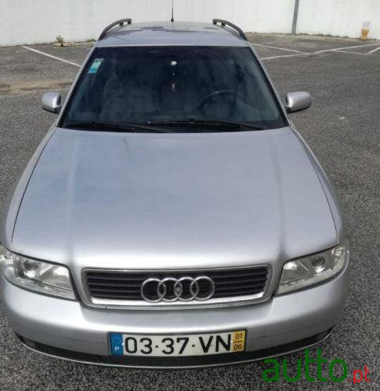 2001' Audi A4 Avant photo #3