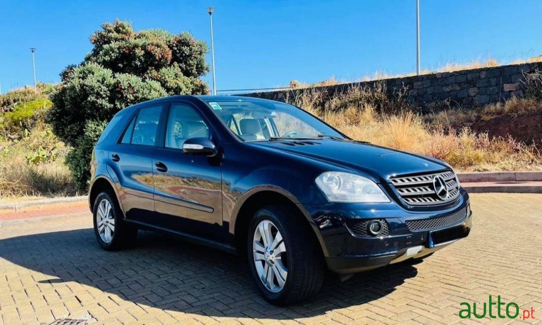 2006' Mercedes-Benz Ml-320 photo #2