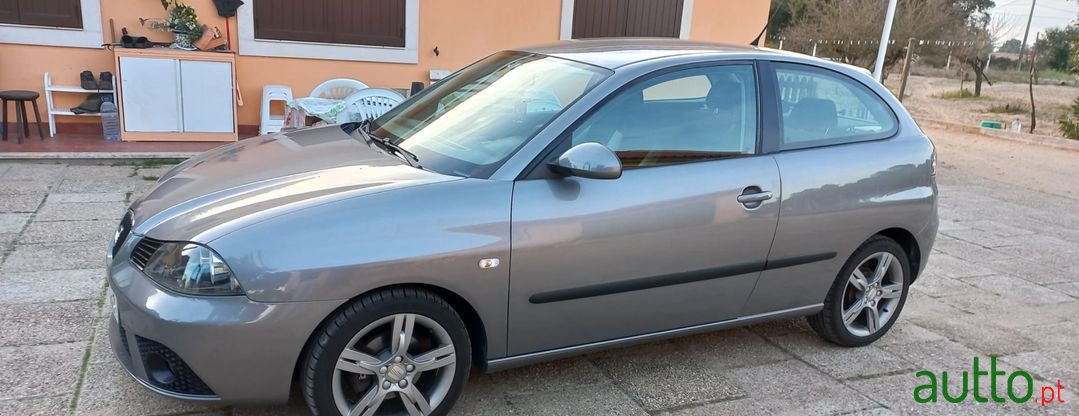 2008' SEAT Ibiza photo #2