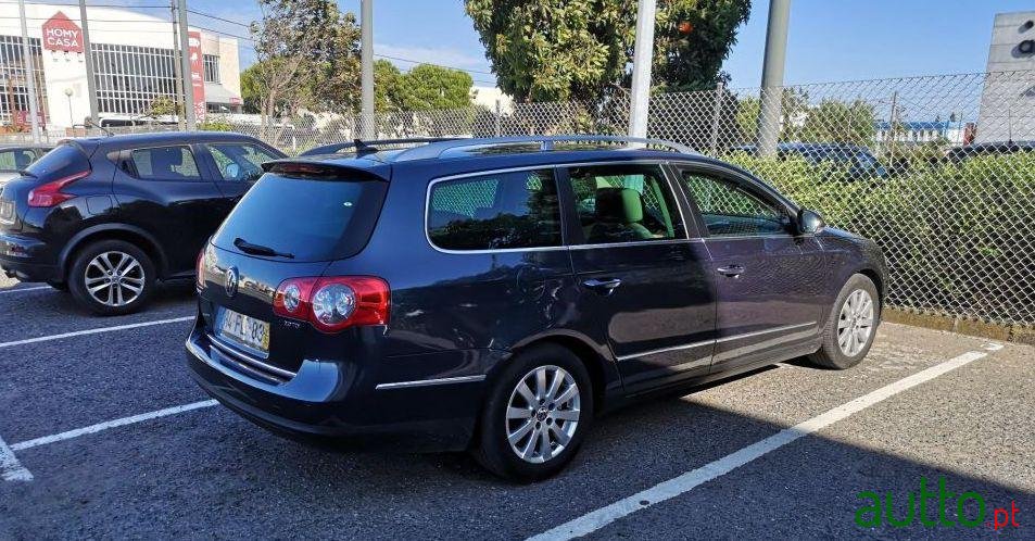 2008' Volkswagen Passat Variant photo #3