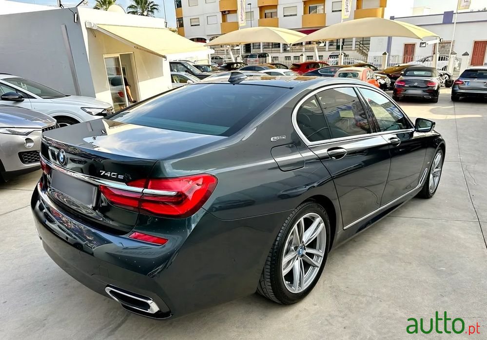 2016' BMW Série 7 photo #3