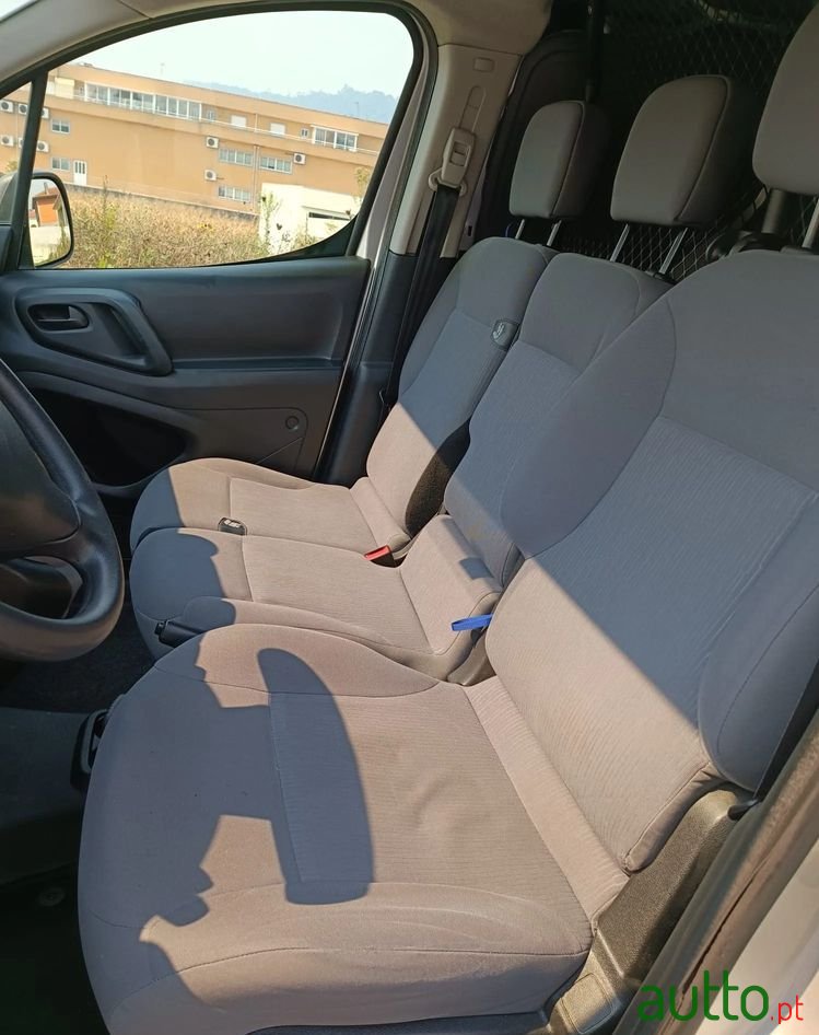 2015' Peugeot Partner photo #4