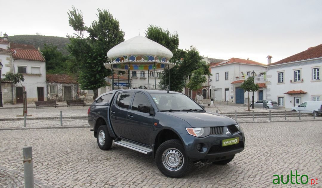 2008' Mitsubishi L200 photo #2