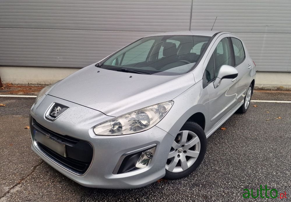 2011' Peugeot 308 photo #2