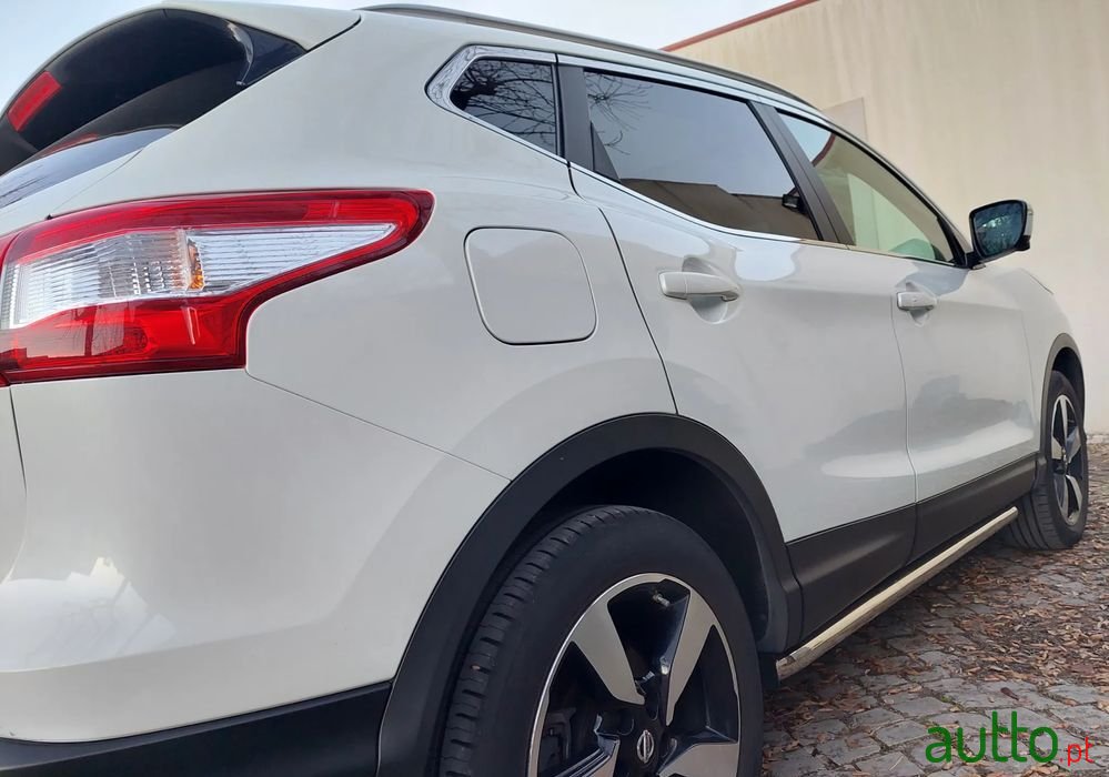 2015' Nissan Qashqai photo #2