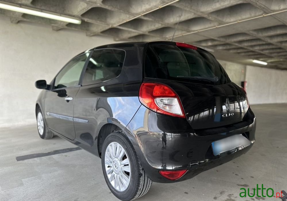 2009' Renault Clio photo #4