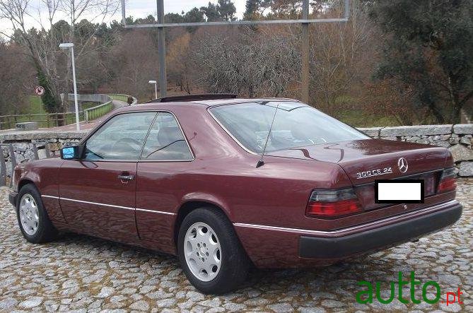 1990' Mercedes-Benz E-300 Ce 24V photo #2