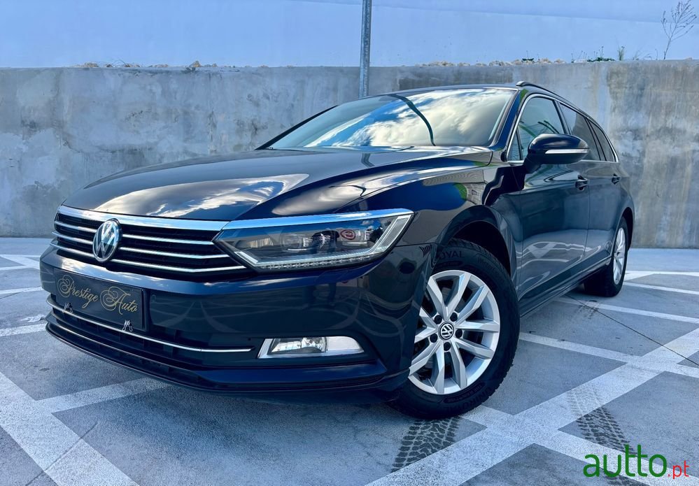 2018' Volkswagen Passat Variant photo #1