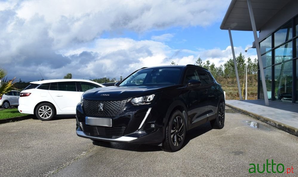 2021' Peugeot 2008 1.2 Puretech Allure photo #3