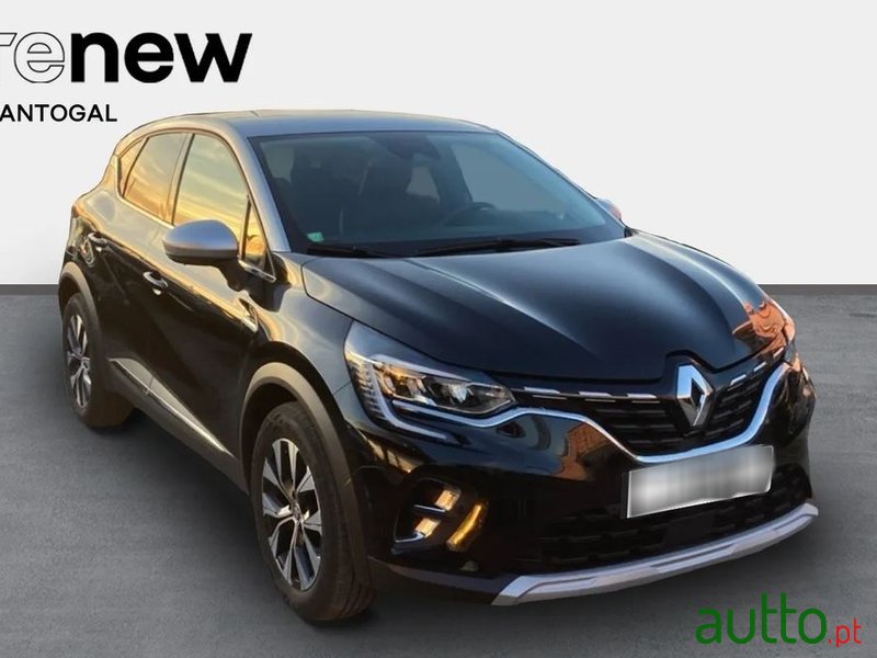 2023' Renault Captur photo #3