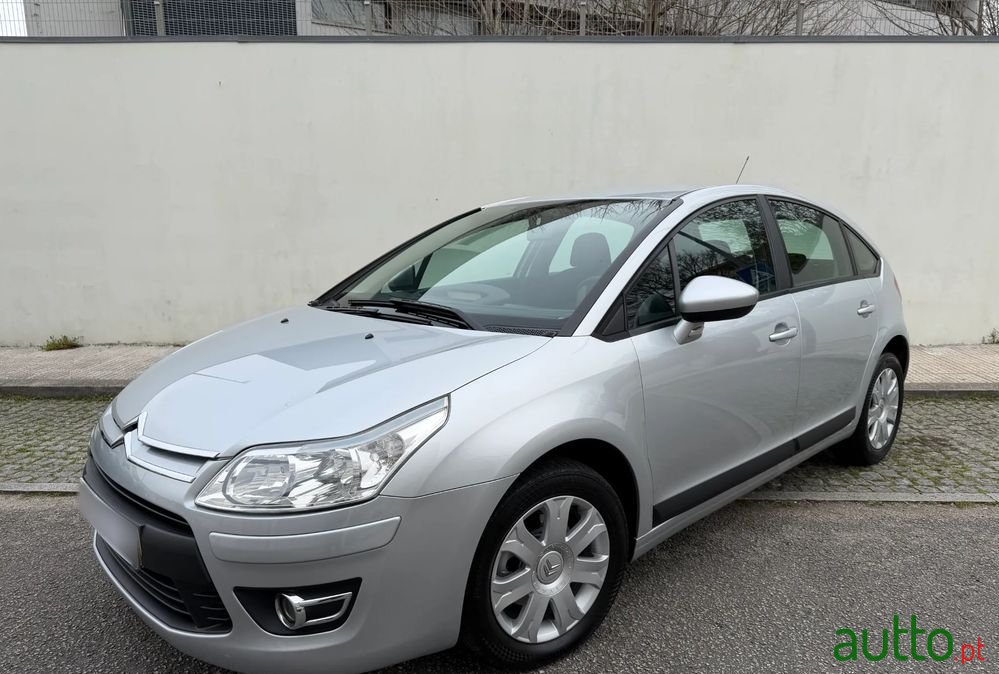 2009' Citroen C4 1.6 Hdi 110 Sx photo #3