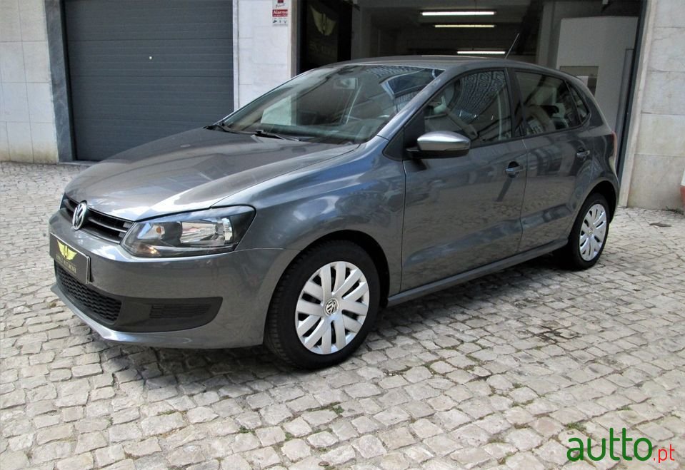 2012' Volkswagen Polo Confortline photo #4