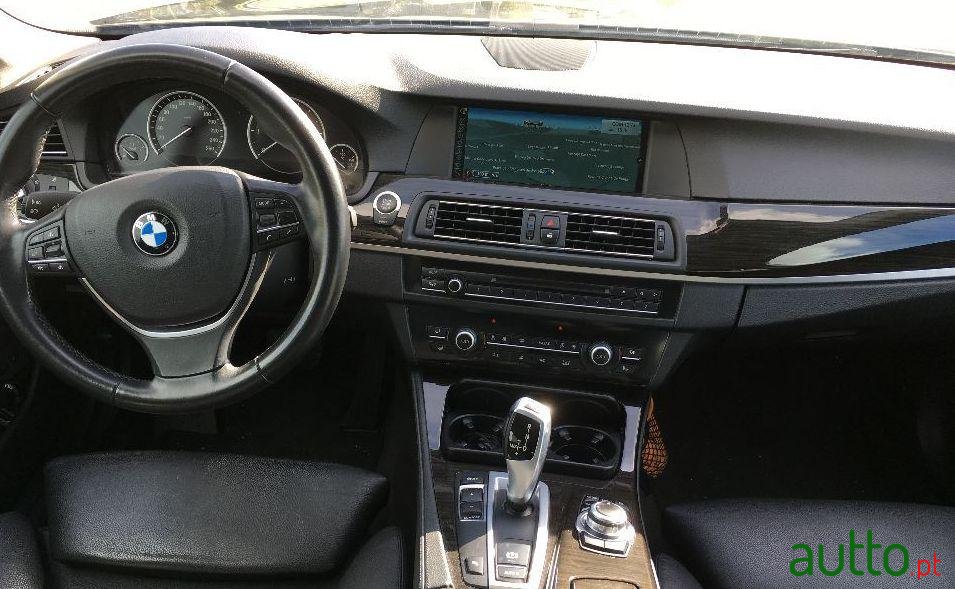 2013' BMW 525 Da Luxury photo #1