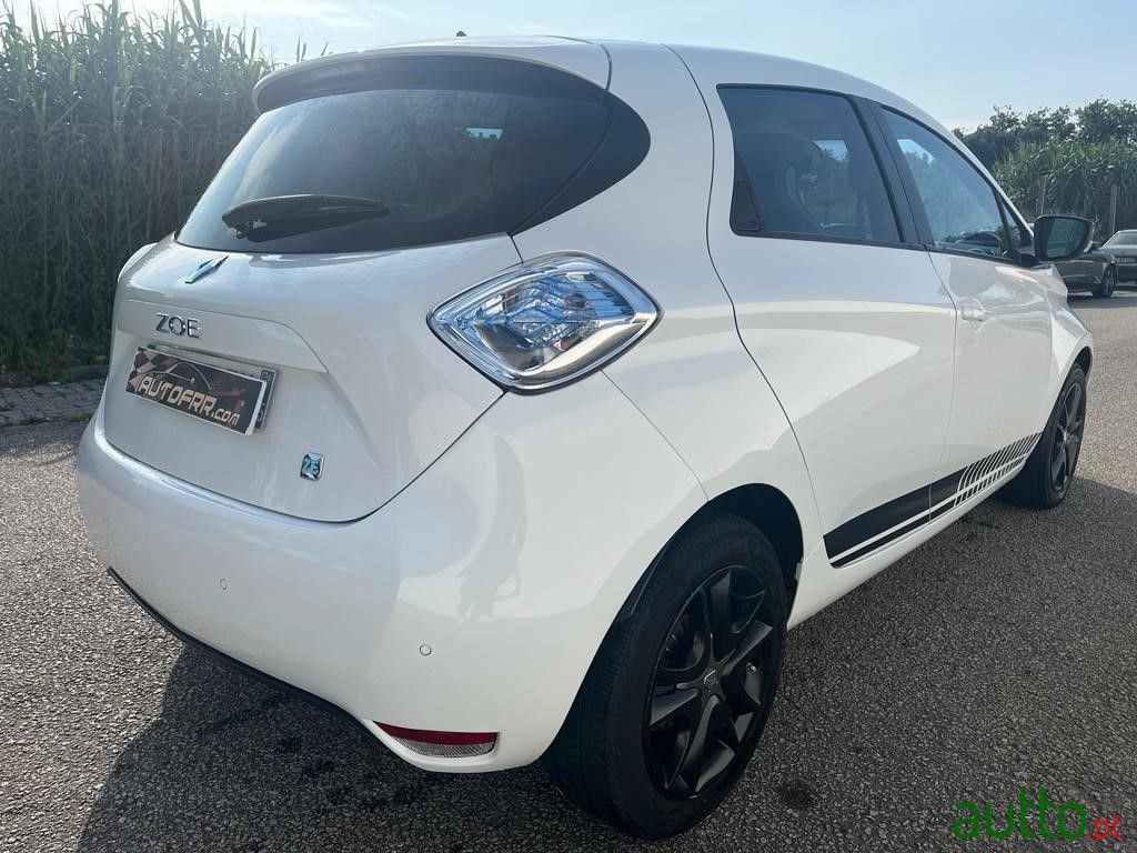 2015' Renault Zoe photo #5