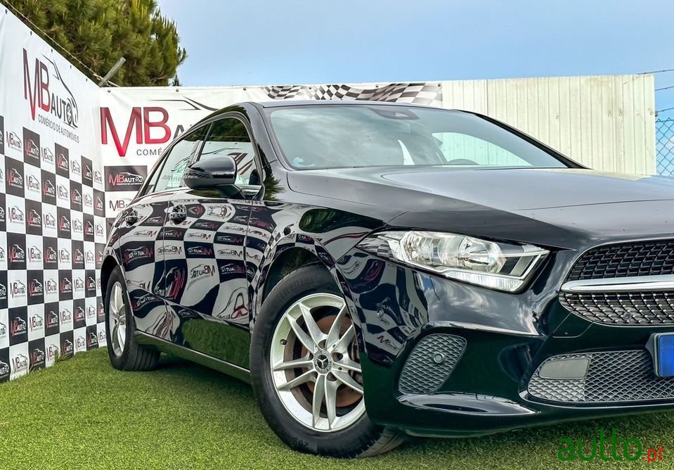 2019' Mercedes-Benz A-180 photo #6