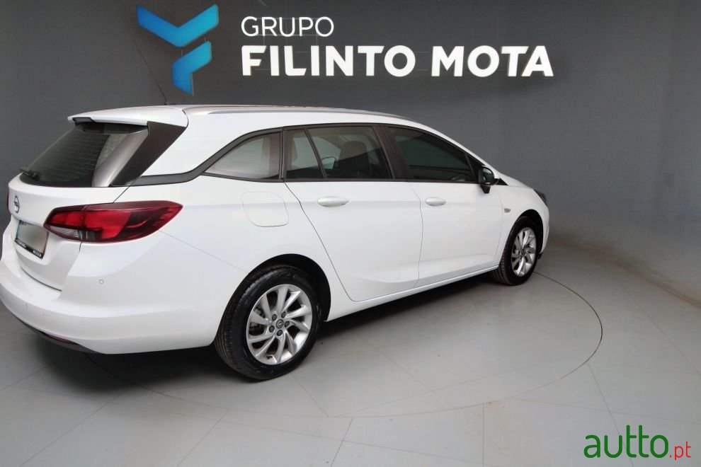 2019' Opel Astra Sports Tourer photo #2
