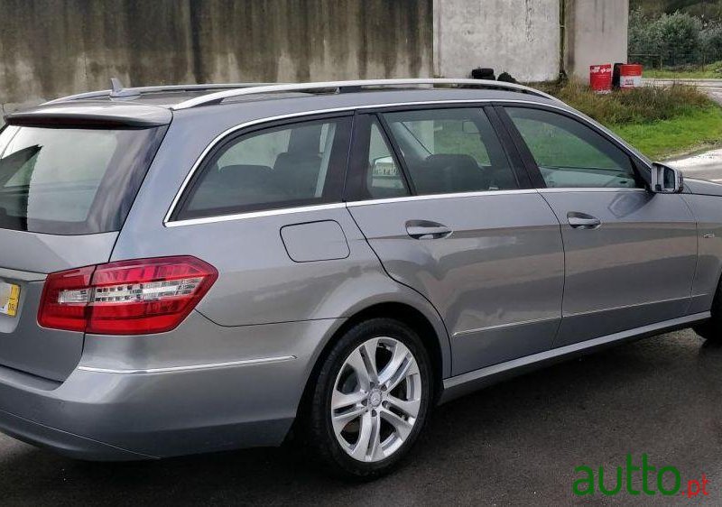 2011' Mercedes-Benz E-250 Avantgard photo #3