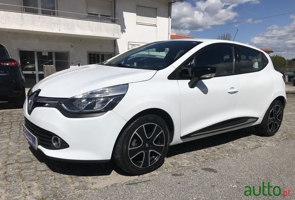 2015' Renault Clio photo #6