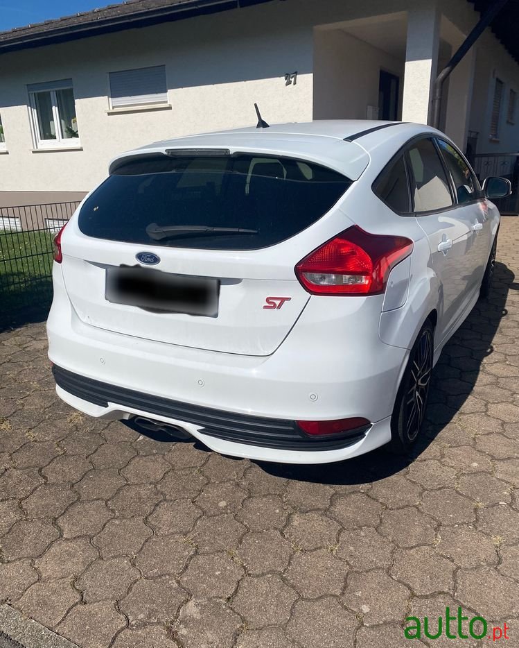 2016' Ford Focus 2.0I St-2 photo #4